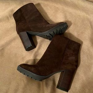 Arturo Chiang Suede Block Heel booties